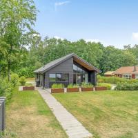 Awesome Home In Sunds With Lake View, hotell nära Karup flygplats - KRP, Sunds