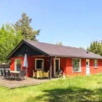 3 Bedroom Lovely Home In Rønne, hotel near Bornholm Airport - RNN, Rønne