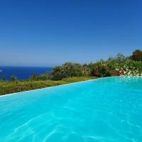 Family Villa 14 People - View of the Sea and the Esterel - Private Pool, hotel in Anthéor