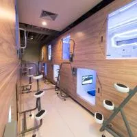 PassGo Digital Airport Hotel Bali、クタにあるングラ・ライ国際空港 - DPSの周辺ホテル
