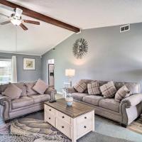 Jacksonville Home with Spacious Yard and Grill!, hotel Cecil Field repülőtér - VQQ környékén Jacksonville-ben