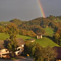 Apartments Lovec, hotell i Cerkno