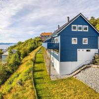 Cosy house with sunny terrace, garden and fjord view, hotel di Laksevåg, Bergen