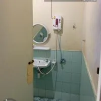 Pa Kha Guesthouse, hotel en Along