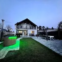 Garden Villa, ξενοδοχείο στο Μπρασόβ