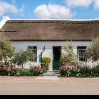 Old Village Lodge, hotel din McGregor