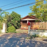 Chanmuang guesthouse, hotel dicht bij: Luchthaven Mae Hong Son - HGN, Mae Hong Son