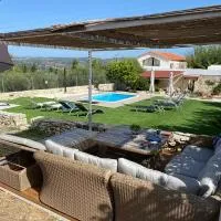 Old stone villa in Apokoronas Villa Nostalgia Kreta, ξενοδοχείο στον Φίλιππο