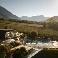Design Hotel Tyrol، فندق في رابلا