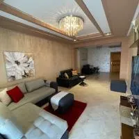 Big luxury apartment near airport, отель в городе Nouaceur