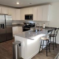 SC 3745 New Townhouse Ft Jackson & USC, hotel poblíž Columbia Owens Downtown - CUB, Columbia