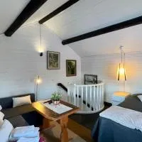 Prinsgården B&B rum stugor – hotel w mieście Mora