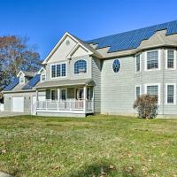 Cape May Getaway with Private Deck and Hot Tub!, hotel poblíž Cape May Airport - WWD, Rio Grande