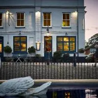 The Mistley Thorn: Mistley şehrinde bir otel