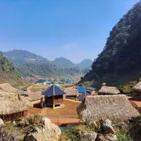 Homestay Highland Hmong โรงแรมในHòa Bình