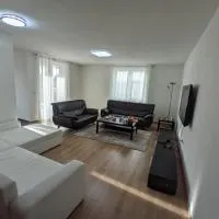 Ika LuX apartmani 4*, хотел в Сйеница