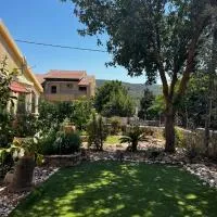 צימרים בצפון וסביב כרמיאל בצפון-Amoresכרמיאל והסביבה, hotel u gradu Shezor