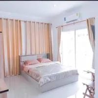 Huen Raya - เฮือนรายา, hotel em Amphoe Mae Taeng