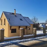 Domeček pod skalami, Tisá 535, hotel en Tisá