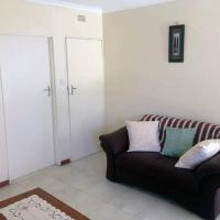 2 bed guesthouse in Mabelreign - 2012, hotel v destinácii Harare