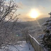 Small Home with an outdoor area close to Tbilisi, hotel di Kojori