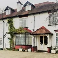 Lyttleton Guest House Limited, hotel i Uxbridge