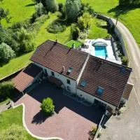 Domaine Le Puits du Moulin, hotel em Comberjon