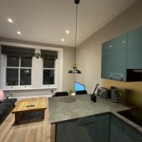 Modern & Elegant Central London Apartment Two Minutes from Train Station