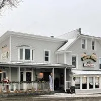 Auberge des Cantons, viešbutis mieste Magog-Orford