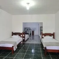 Sleep&Go! Cabina Familiar con 5 camas - Siquirres centro โรงแรมในSiquirres