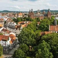 Hotel Zum Goldenen Ochsen am Schlossgarten，阿沙芬堡的飯店