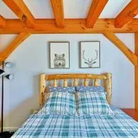 Newly Renovated & Furnished Condo, Only 3 min to Sunday River!, hotel en Bethel