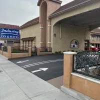 Industry Inn & Suites, hotel en La Puente