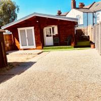 Beautiful cabin to rent., hotel in Great Clacton