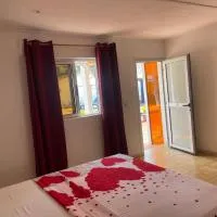 Hotel La Madrague – hotel w mieście Grand Bassam
