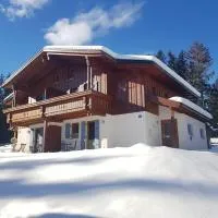 Casa Cubana - Schönes und komfortables Ferienhaus am Waldrand, ξενοδοχείο σε Lechbruck
