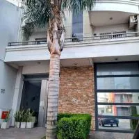 Precioso departamento en zona gastronomica con cochera, hótel í Lanús