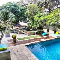 JavaCove Beach Hotel: Batukaras şehrinde bir otel