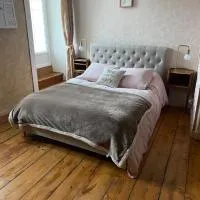Apparts 17 avec cachet au centre petite citée de caractère, hotel em Le Faou