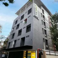 Hotel Banzai Rooms، فندق في ناشيك