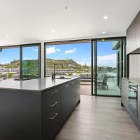 Enfield Sky - Brand New Luxury Penthouse, Mount Eden, Auckland, hótel á þessu svæði
