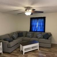 Comfortable downstairs 2 bed next to Fort Sill