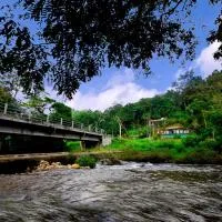 ACH RIVER RESORT، فندق في Rattota