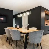 Skylark - Stockholm Penthouse with Jacuzzi, Movie Theater & Panoramic View,布拉索夫的飯店