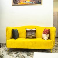 Spectacular 3/4-Bed-Apt With 24hrs Power And FAST Wi-Fi, hotel in Amuwo