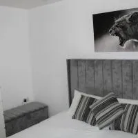 Lovely Modern Apartment Close to Town Centre, hotell sihtkohas Lexden