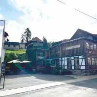 Gasthof & Pension "Schwarzer Adler", hotelli kohteessa Masserberg