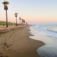 Near Beach Holiday Apartments, hotel in Spille