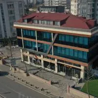 Hmz LUXURY HOTEL, מלון בÇekme
