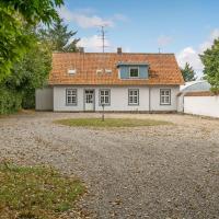 Beautiful home in Kvrndrup with Outdoor swimming pool, 5 Bedrooms and WiFi